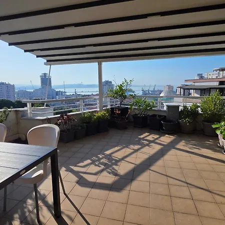 Dean's - 2 Bedroom Bellavista In Apartment *