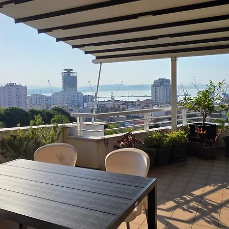Dean's - 2 Bedroom Bellavista In