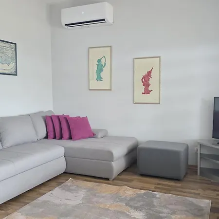 Dean's - 2 Bedroom Bellavista In Apartment