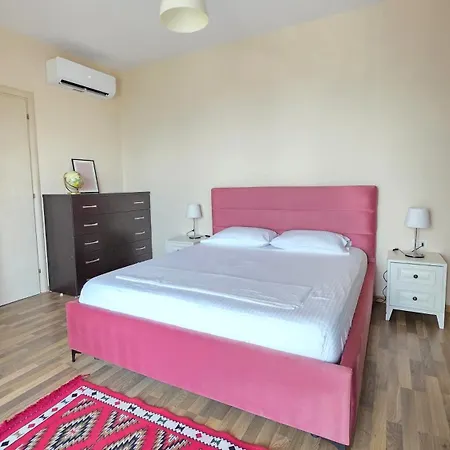 Dean's - 2 Bedroom Bellavista In * Durres